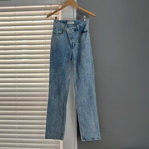 Abercrombie The 90’s Straight Ultra High Rise